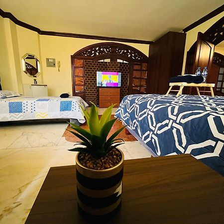 Mega Suite Junto Al San Marino Shopping Γκουαγιακίλ Εξωτερικό φωτογραφία