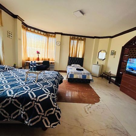 Mega Suite Junto Al San Marino Shopping Γκουαγιακίλ Εξωτερικό φωτογραφία