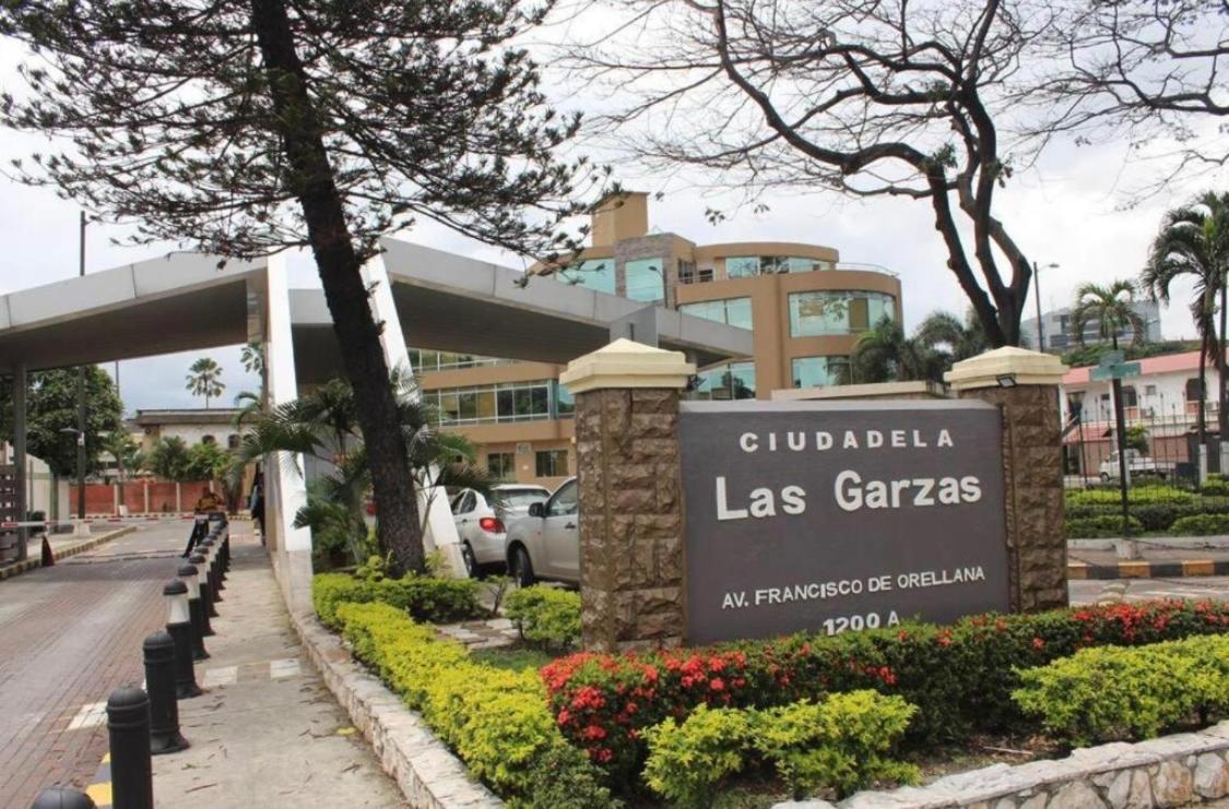 Mega Suite Junto Al San Marino Shopping Γκουαγιακίλ Εξωτερικό φωτογραφία